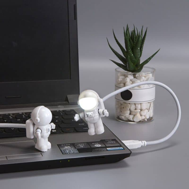 Lampe-Astronaute-USB-ordinateur.jpeg Candeeiro Astronauta USB – Image 1