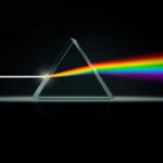 Prisma Óptico Triangular em Cristal