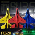 Três modelos de aviões de corrida em cores amarelo, vermelho e azul, com detalhes de marca e design aerodinâmico, em fundo escuro com efeito de movimento.