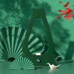 Luminária de água com design de lâmpada de plasma, efeito de água suspensa, fundo verde, detalhes de vidro e base de suporte.