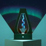 Lâmpada de mesa com efeito de água a fluir, fundo com aurora boreal e céu estrelado, design moderno e inovador.