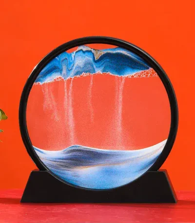 Lâmpada de plasma com areia azul e efeito de luzes coloridas, vista frontal com base preta, fundo laranja vibrante.