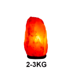 Candeeiro de sal dos Himalaias com luz quente, destaque para a textura cristalina e cor laranja intensa, peso indicado na imagem.