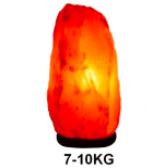 Candeeiro de sal dos Himalaias em forma irregular, iluminado, com base preta, peso indicado de 7 a 10 kg.