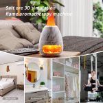 Lâmpada difusora de sal em pedra de sal com chama de aromaterapia, ambiente relaxante, em sala de estar moderna com decoração elegante.