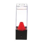 Lâmpada de plasma transparente com base negra e elemento vermelho no interior, vista frontal, sem iluminação acesa.
