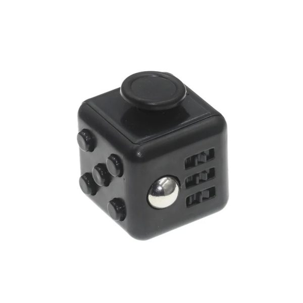 Cubo fidget preto com botões, roda e luz, usado para aliviar o stress e melhorar a concentração.