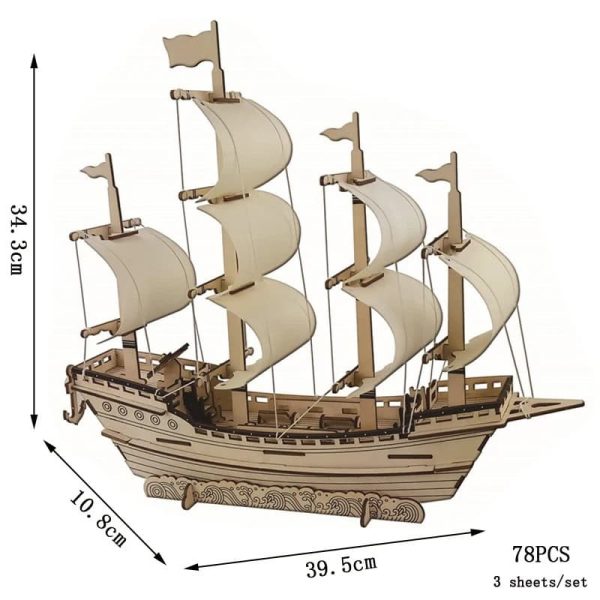Modelo de barco de madeira em miniatura com velas e bandeiras, vista frontal e lateral, com dimensões indicadas.