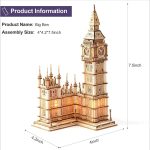 Modelo de Big Ben em madeira com detalhes arquitetónicos, iluminação interna e escala de 7.5 polegadas, visto de frente com base de 4x4 polegadas.