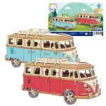 Mini vans de madeira em cores azul e vermelha, com detalhes de janelas, rodas e teto, montados como puzzle 3D.