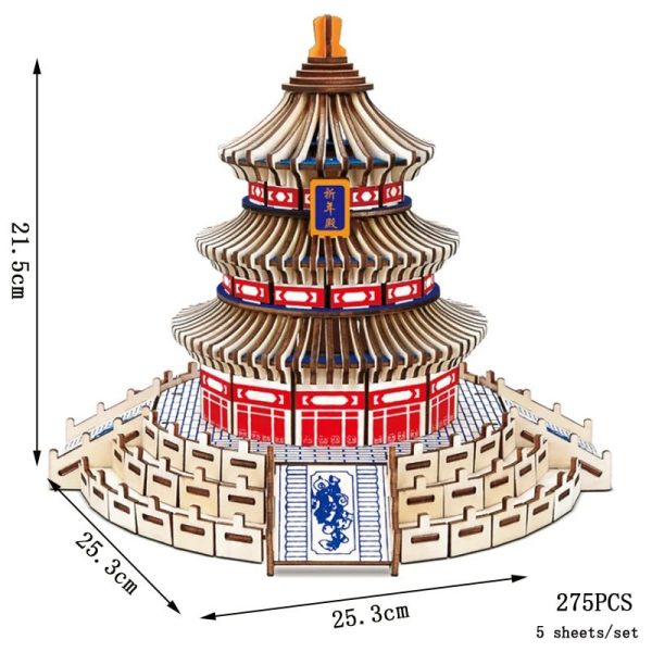 Modelo de puzzle 3D do Templo do Céu com detalhes em madeira, várias camadas e decoração chinesa, medindo aproximadamente 21,5 cm de altura.