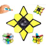 Conjunto de cubo de Rubik com peças adicionais, incluindo um cubo com base de som, um cubo de 4 cores e um cubo de 3 cores, todos com cores vibrantes e detalhes visíveis.