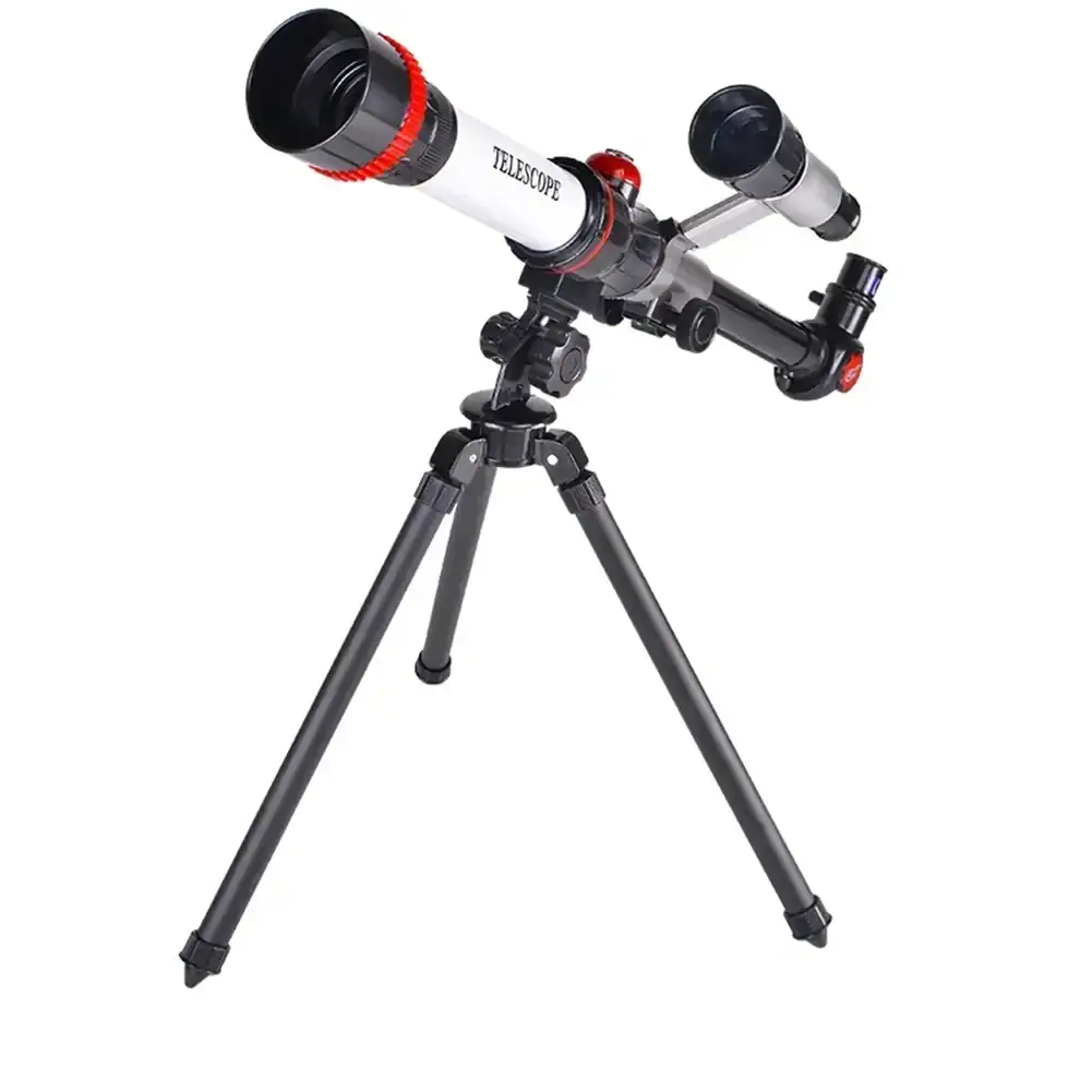 Telescópio com tripé ajustável, lente grande e acessórios para observação celeste, ideal para iniciantes em astronomia.