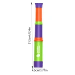 Telescópio monocular colorido com partes destacadas, medindo 31,5cm de altura e 4,5cm de diâmetro, ideal para observação ao ar livre por crianças.