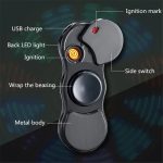 Dispositivo de ignição portátil com marca de ignição, luz LED traseira, botão de ignição, switch lateral, carregamento USB, e corpo metálico.