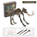 Modelo de esqueleto de mamute em miniatura com escavação, incluindo ferramentas e argamassa, para atividades educativas de arqueologia.