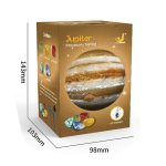 Caixa do kit de exploração de planetas com imagem do planeta Júpiter e minerais coloridos na frente, dimensões indicadas ao lado.