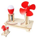 Conjunto de componentes eletrónicos com ventilador de pás vermelhas, lâmpada LED e estrutura de madeira, ideal para projetos educativos de eletrónica.