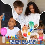 Crianças a realizar experiências com líquidos coloridos, tubos de ensaio, e equipamentos de laboratório em ambiente educativo.
