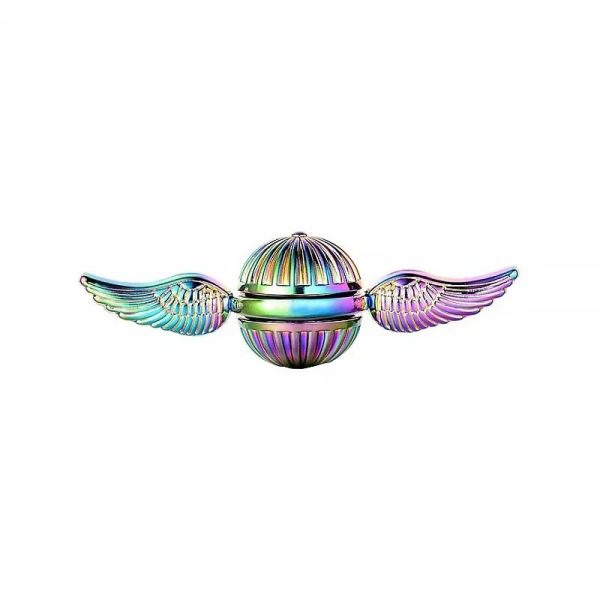 Spinner de mão com asas metálicas douradas e detalhes coloridos, com forma de esfera central e asas de metal com efeito iridescente.