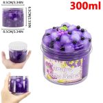 Geleia de gel roxa com pequenas frutas de uva e bolinhas pretas decorativas, recipiente de 300ml, vista frontal e de cima, com dimensões do recipiente.