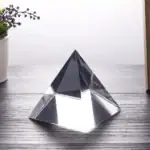 Prisma óptico pirâmide em quartzo natural – Image 4