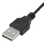Cabo USB preto com conector retangular, usado para ligar gadgets científicos e kits de química.