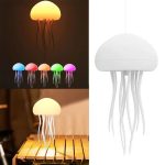 Luminária de molusco LED com tentáculos flexíveis em várias cores, iluminada em ambiente escuro, e uma versão branca em fundo neutro.