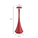 Candeeiro de mesa vermelho com base larga e haste estreita, altura de 26cm, diâmetro da cabeça de 6cm, e base de 8.5cm, visto de frente.