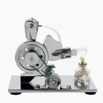 Motor de vapor de laboratório com rodas metálicas, tubo de vidro e reservatório de água, usado em experimentos científicos de física e química.