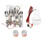 Conjunto de componentes para experimentos científicos, incluindo lâmpadas de plasma, lâmpadas de vidro, fios e pequenos recipientes com líquidos coloridos.