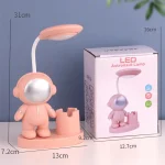 Lâmpada de astronauta LED com luz suave, base de suporte e braço flexível, em cor rosa, com dimensões indicadas na imagem.