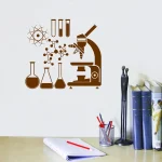 Adesivos de ciência com microscópio, tubos de ensaio, moléculas e átomos na parede de um laboratório ou sala de estudo.