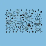 Desenho de espaço com planetas, foguetes, astronauta, satélite e estrelas em fundo azul claro.