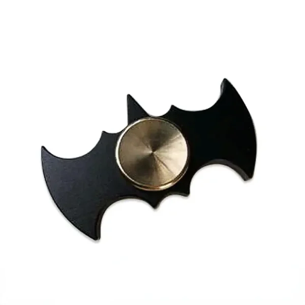 Ferro de dardo com forma de morcego, corpo metálico circular e asas pretas em forma de morcego, usado para lançar como brinquedo ou coleção.