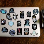 Vários adesivos com temas de espaço, astronautas, planetas, foguetes, alienígenas e elementos científicos em cores vibrantes e detalhes detalhados.