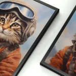 Quadro decorativo com ilustração de gato com capacete de astronauta e roupa espacial laranja, vista de perto com foco na cabeça e ombro esquerdo.