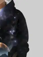 Veste à motif galaxie et espace, avec étoiles et planètes, idéale pour les amateurs d'astronomie et de décoration scientifique. Design unique et tendance pour un style cosmique.