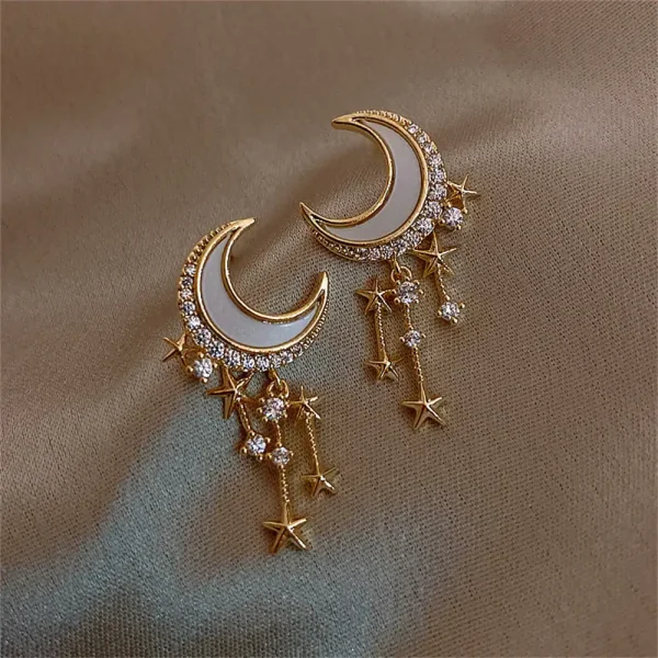 Joias de lua e estrelas com cristais para um estilo elegante e místico.
