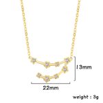 Colar em ouro com motivo de astrologia adornado com diamantes, dimensões 22mm x 13mm, peso 3g, joia elegante para amantes de astrologia e joias refinadas.