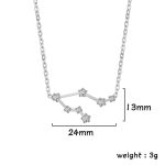 Colar em prata com pingente de constelação representando as estrelas, medindo 24mm de largura e 13mm de altura, peso leve de 3g, ideal para os amantes de astronomia e joias elegantes.