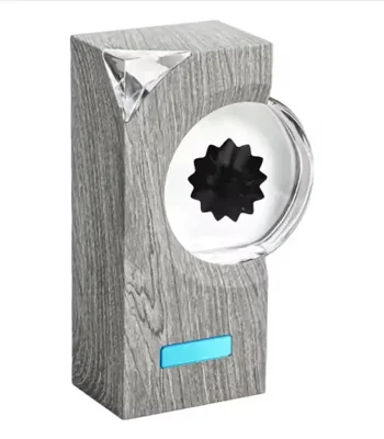 Púlpito de laboratório em madeira com dispositivo científico, ideal para experiências educativas e demonstrações científicas. Concepção moderna e funcional para uso pedagógico.