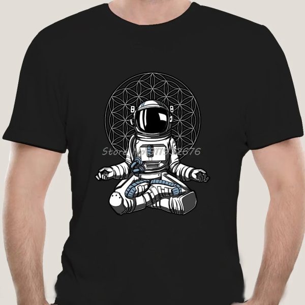 Roupa de astronauta fofa para homens e mulheres, perfeita para os amantes de ciência e espaço, com um design adorável de astronauta sentado.