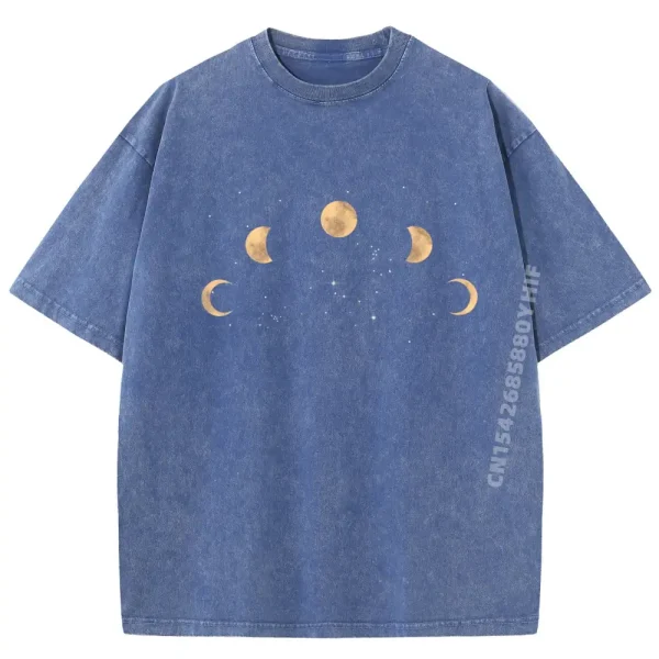 Vestuário em algodão com motivo de fases da lua e estrelas, perfeito para amantes de astronomia e ciência.