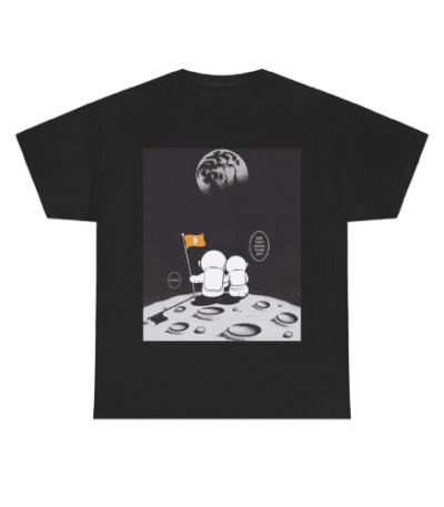 Roupa infantil com design de astronauta na lua, ilustrando a exploração espacial, perfeita para os apaixonados por espaço e ciência.