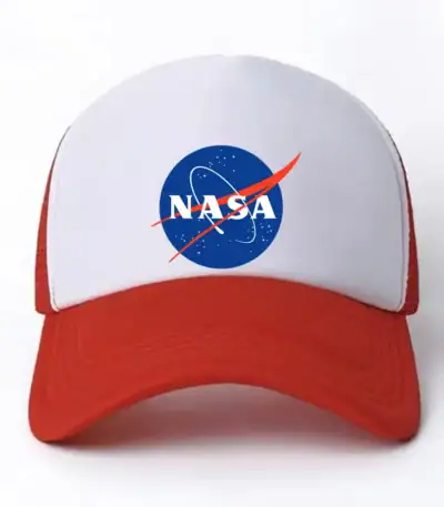 Casquette NASA avec logo emblématique, idéale pour les amateurs d'astronomie et de sciences. Parfaite pour la mode ou la décoration d'intérieur à thème spatial.