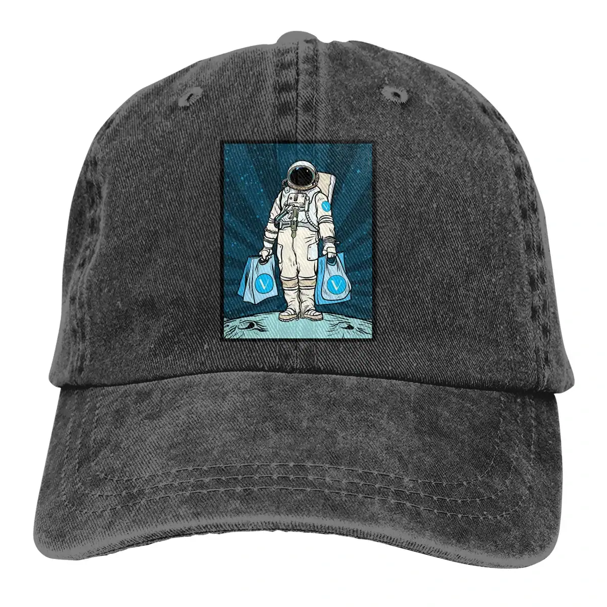 Explorateur spatial en illustration sur casquette Casquette avec illustration d'un astronaute portant deux sacs à dos.