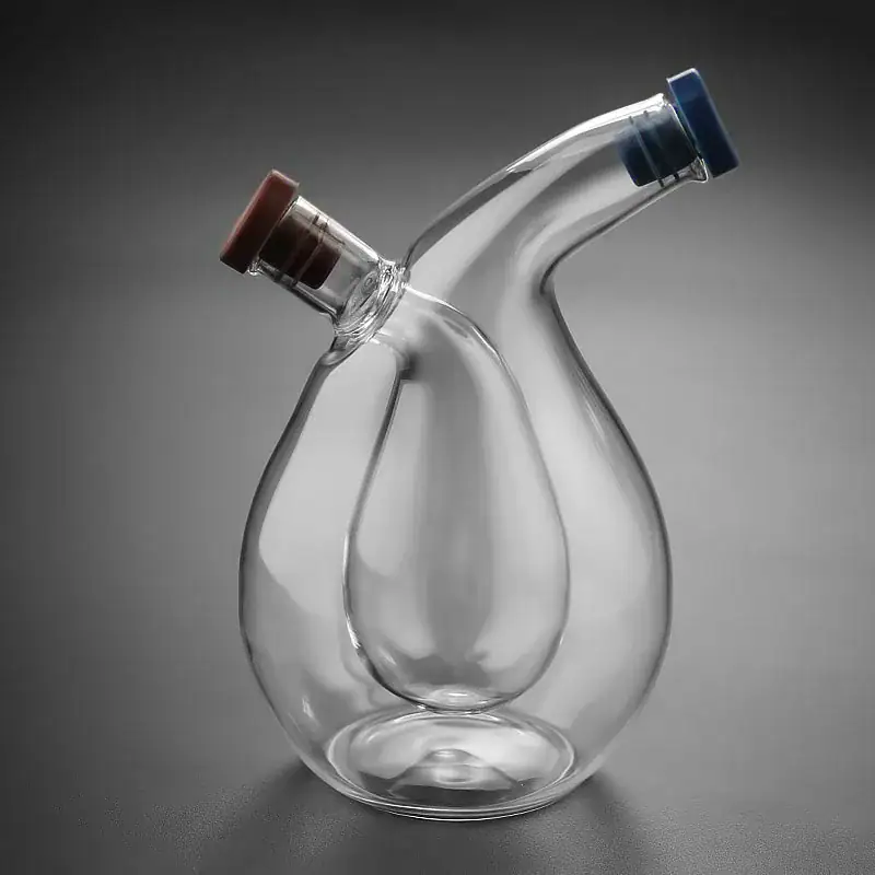 Vase en verre scientifique avec deux cols inclinés Balancier en verre de laboratoire avec deux cols inclinés, idéal pour expériences scientifiques ou décoration.