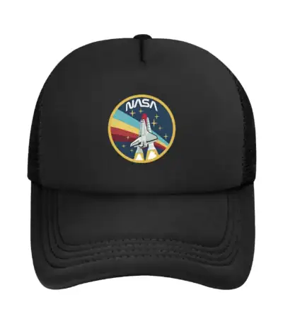 Casquette noire avec logo NASA, idéale pour les amateurs d'astronomie et de décoration scientifique, alliant style et passion pour l'espace.