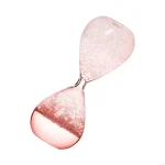Pingente em forma de dupla hélice de ADN em vidro rosa transparente, símbolo da ciência e da genética.